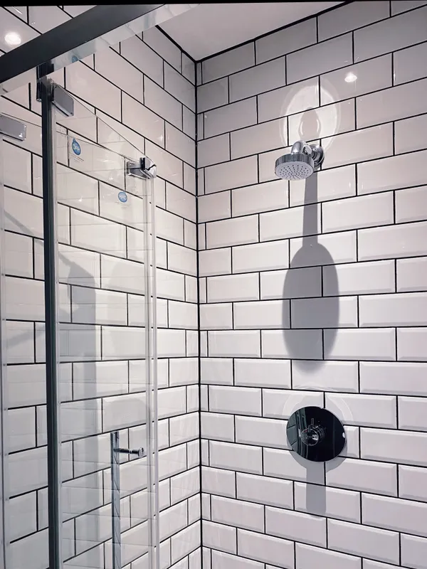Flat F, 25 Lister Gate - Luxury 3 Bed City Centre Apartment - Thumbnail 10